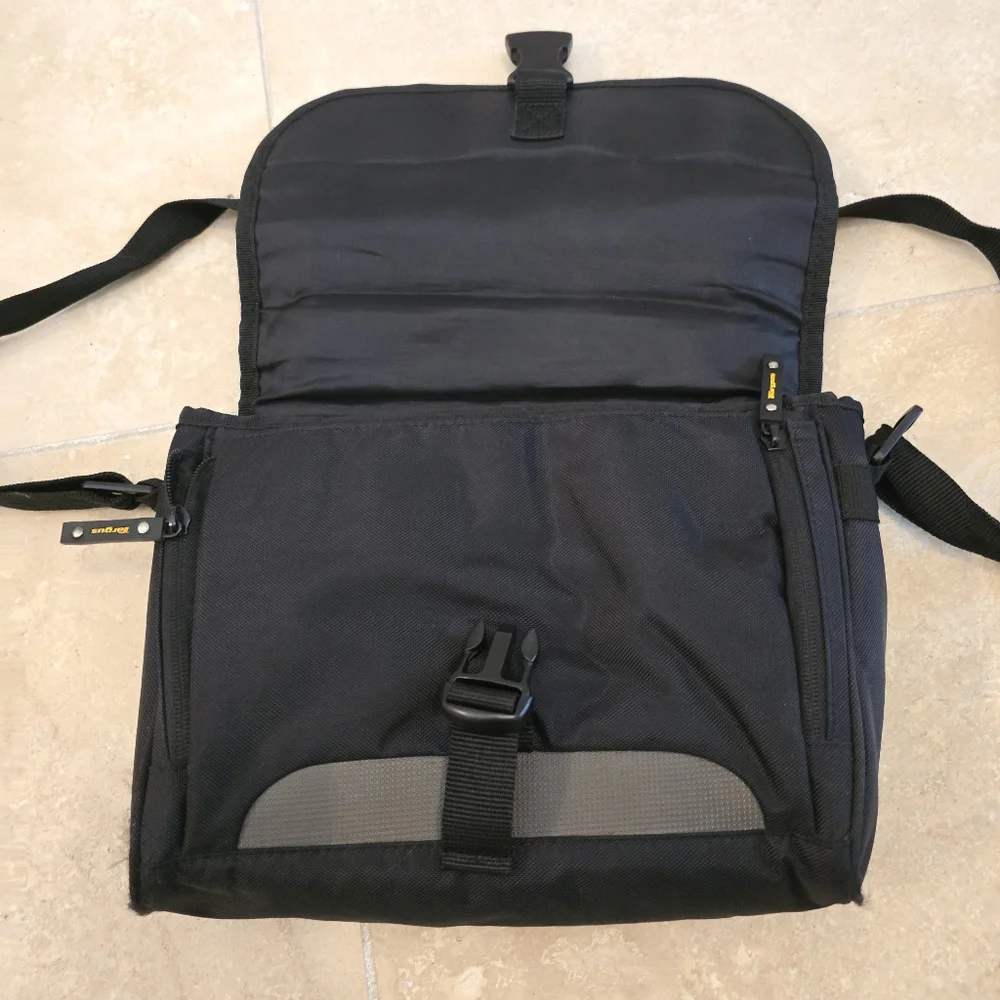 Targus Small Shoulder Bag